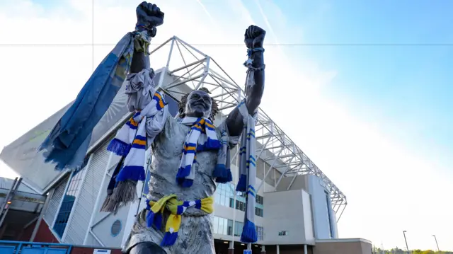 Billy Bremner statue at Elland Road