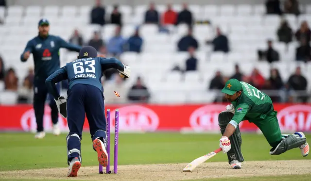 Sarfaraz Ahmed of Pakistan bats during the 5th One Day International between England and Pakistan