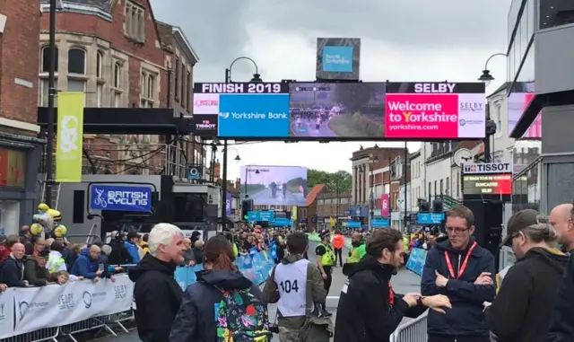 SCENE AT SELBY FINISH LINE