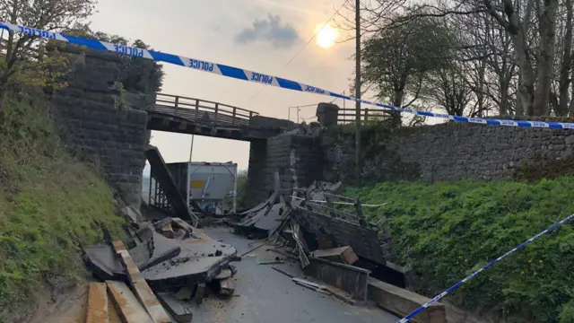 Bridge hit by lorry near Brassington