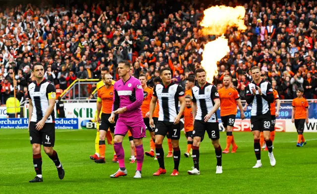 St Mirren and Dundee United come out on to the pitch