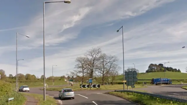 A449 heading north towards roundabout in Wombourne