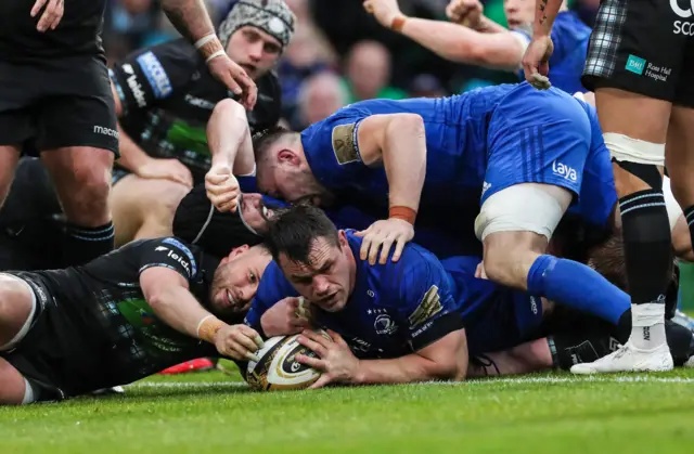 Cian Healy rumbles over after 17 phases to give Leinster the advantage