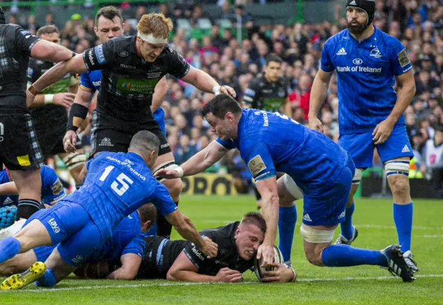 Matt Fagerson scores the first try for Glasgow