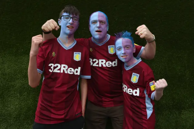 Villa fans