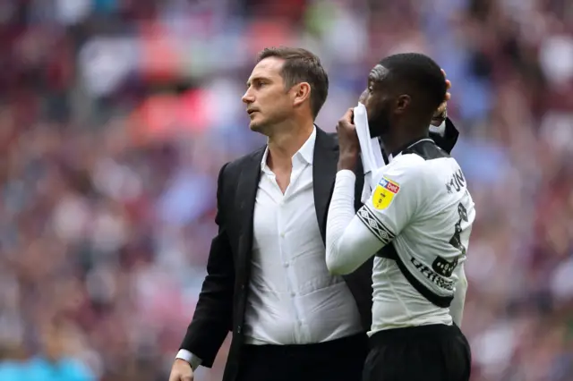 Frank Lampard consoles Fikayo Tomori