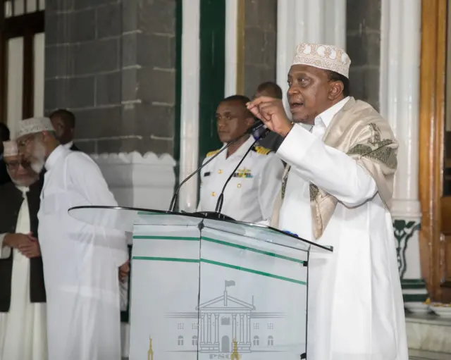 President Kenyatta in a mosque