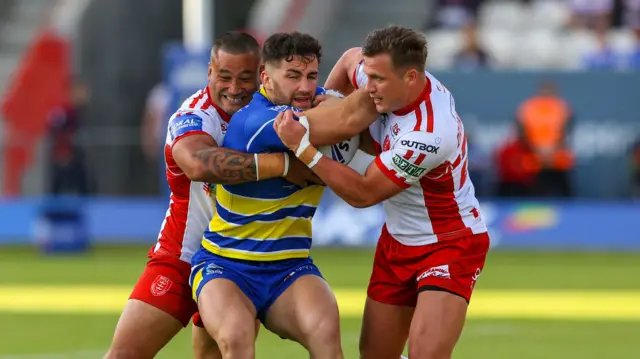 Hull KR take on Warrington