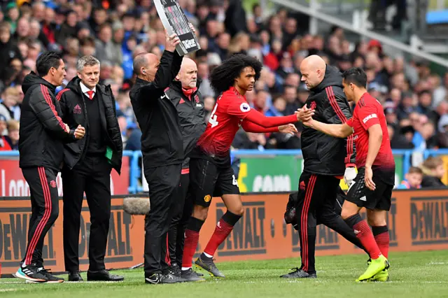 Tahith Chong on for Alexis Sanchez