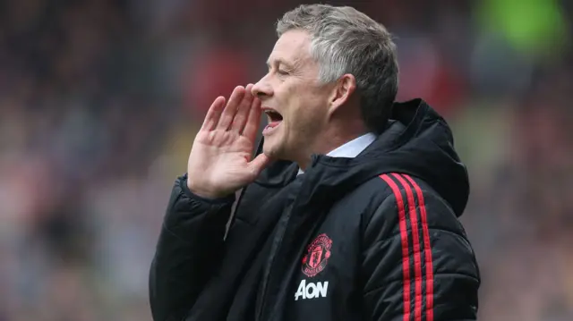 Ole Gunnar Solskjaer shouts instructions
