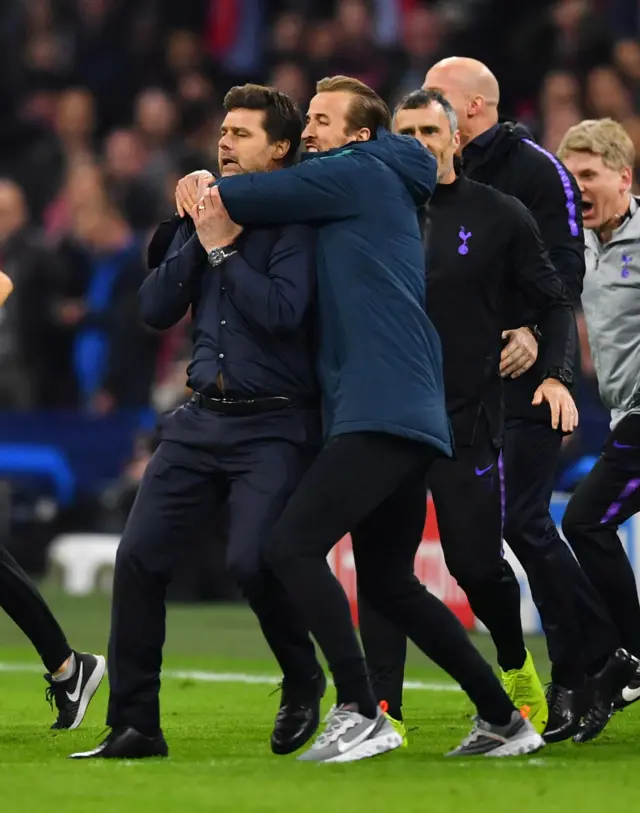 Mauricio Pochettino and Harry Kane