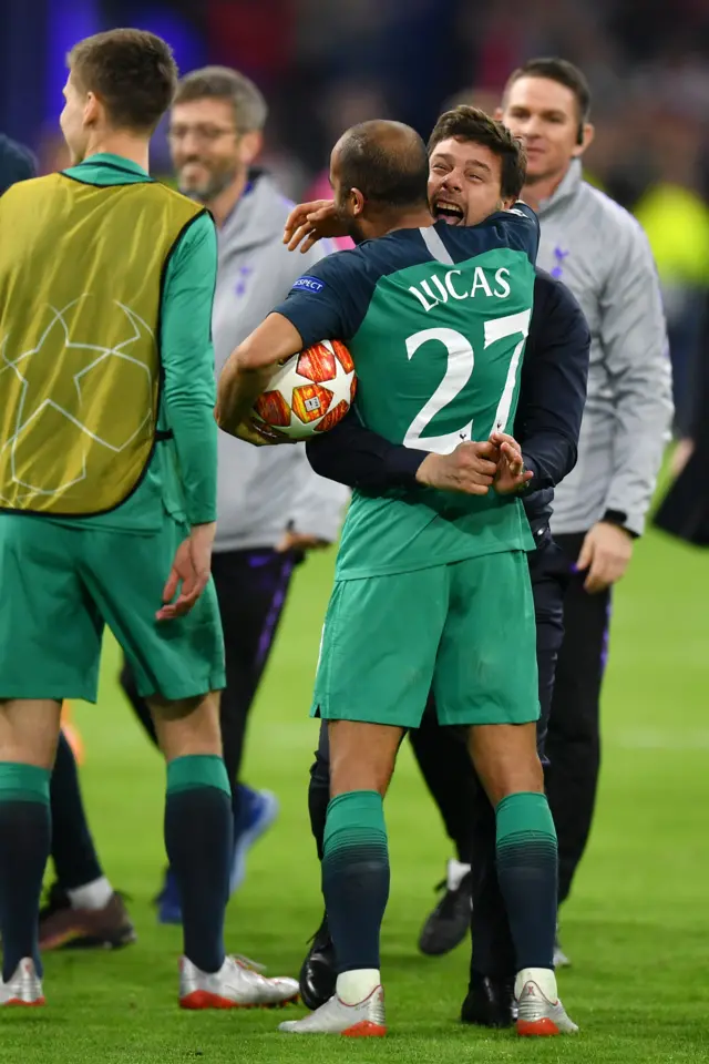 Moura and Pochettino celebrate