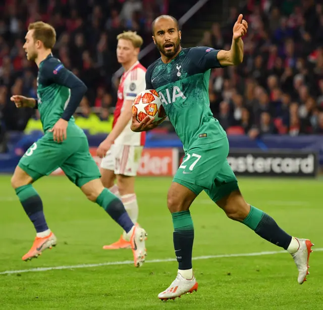 Lucas Moura scores