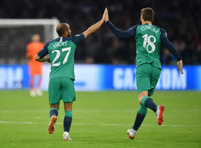 Lucas Moura and Fernando Llorente