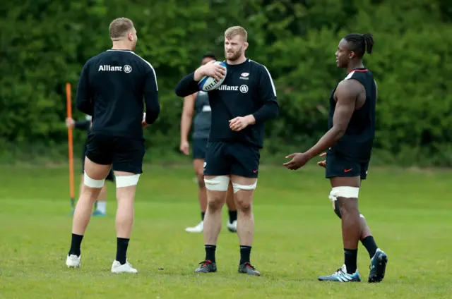 Nick Iziekwe, George Kruis and Maro Itoje talk in training