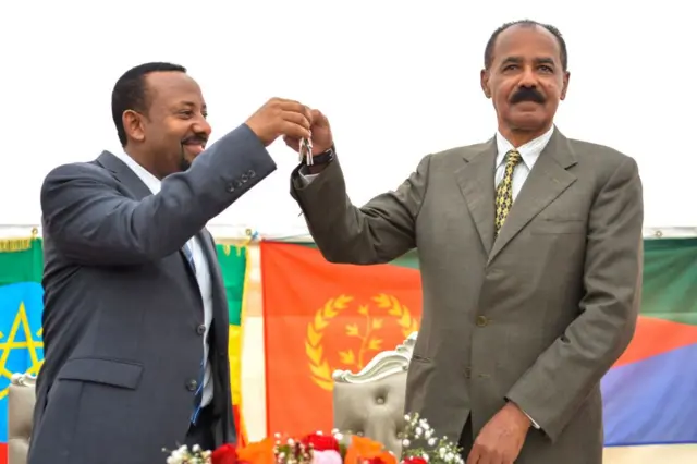 Ethiopia's Prime Minister Abiy Ahmed (L) meeting President Isaias Afwerki.