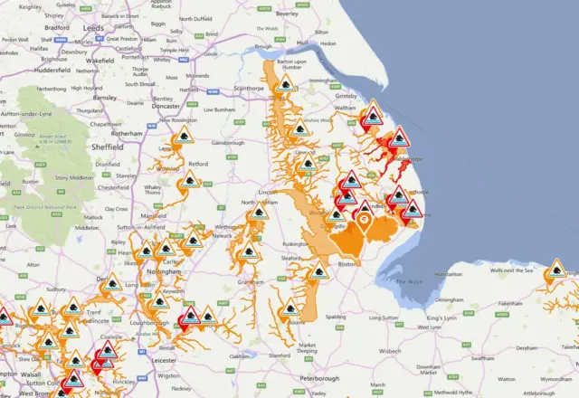 Map of flooding warnings