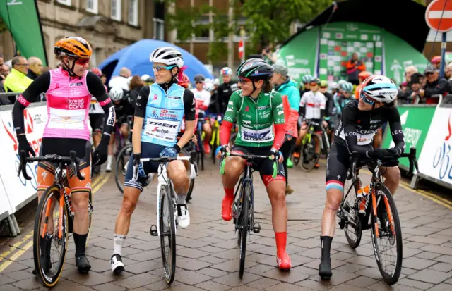 Jolien D'Hoore can be seen here in the pink jersey next to Great Britain Olympic cyclist  Lizzie  Armitstead-Deignan,  Lisa Brennauer of Germany and Christine Majerus of Luxembourg