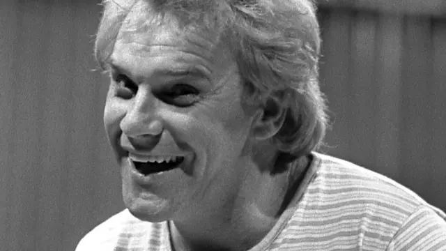 Freddie Starr