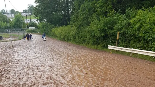 Mud at download