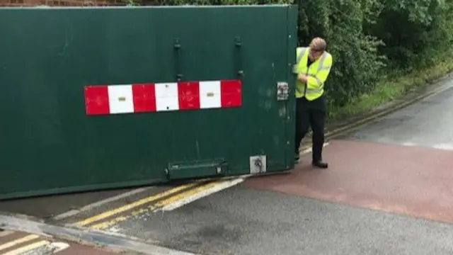 Flood gate being closed