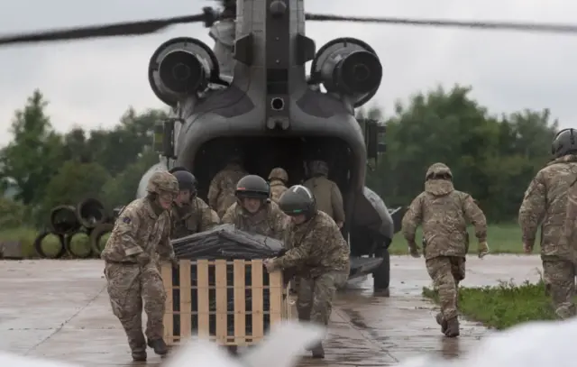 RAF teams and Chinook