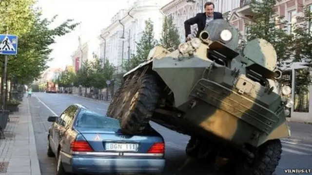 The mayor of Lithuania's capital, Vilnius, showed off an unusual approach to dealing with illegally parked cars by crushing one with a tank!