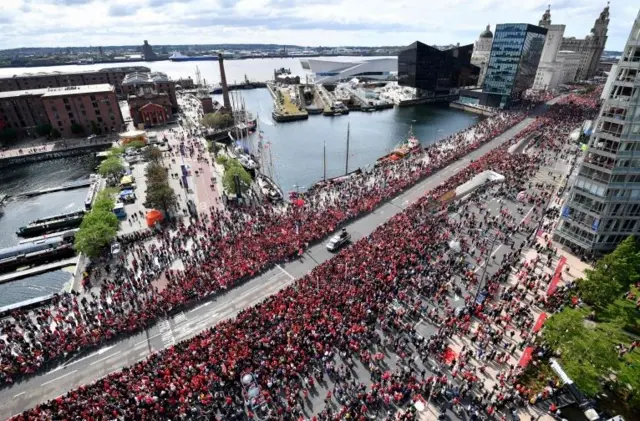 Crowds on The Strand