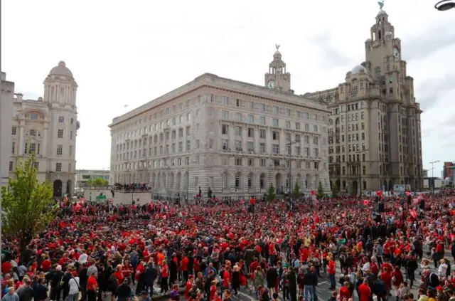 Crowds by the Liverbirds