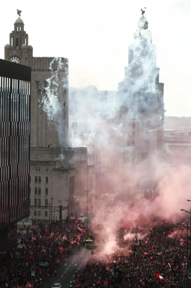 Liverpool victory parade passes Liver Building