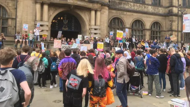 Children outside Sheffield town hall