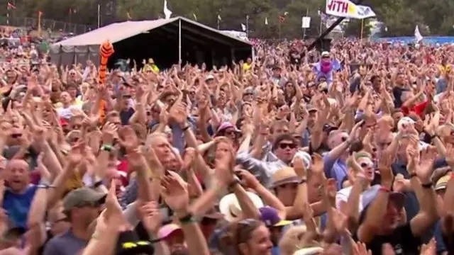 Glastonbury festival crowd