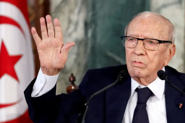 Tunisian President Beji Caid Essebsi speaks during a news conference at the Carthage Palace in Tunis, Tunisia November 8, 2018