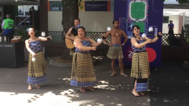 Maori dancers