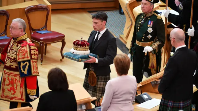 The Crown of Scotland carried into chamber