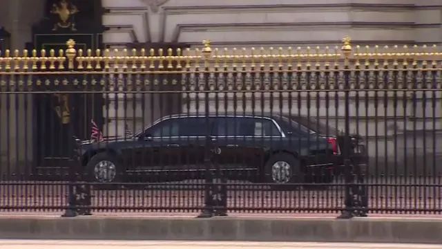 Presidential car leaves Buckingham Palace