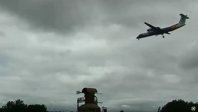 Flybe 263 landing at Manchester Airport