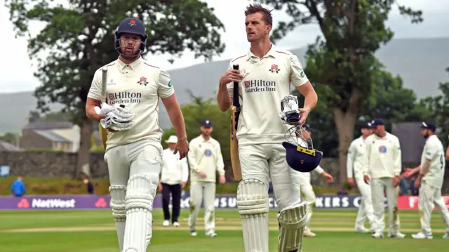 Dane Vilas and Steven Croft had put on 47 when they left the field at Sedbergh School at the close on Sunday evening