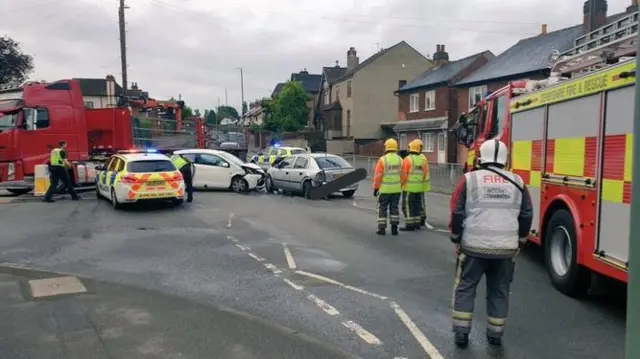 Crash at the junction of Stanton Road and Cavendish Road in Ilkeston