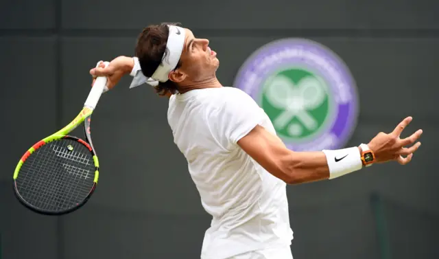 Nadal serve