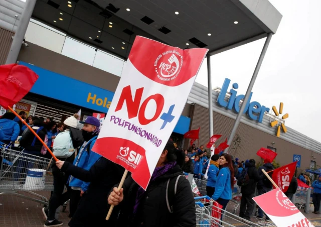 Staff strike in Chile