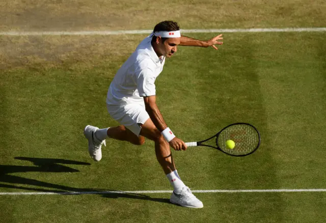 Roger Federer volley