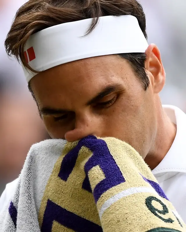 Roger Federer looking tired