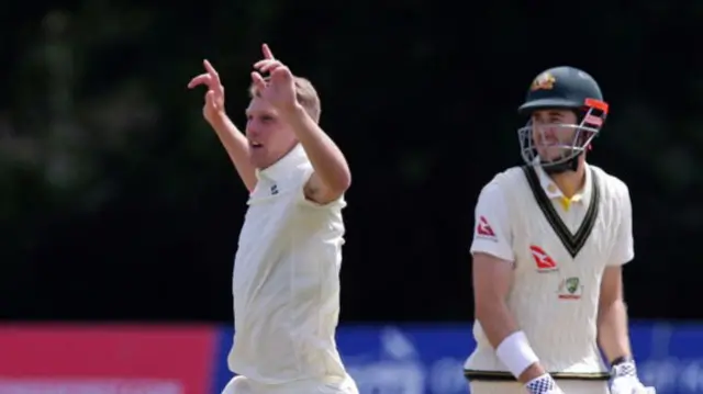 Essex fast bowler Jamie Porter