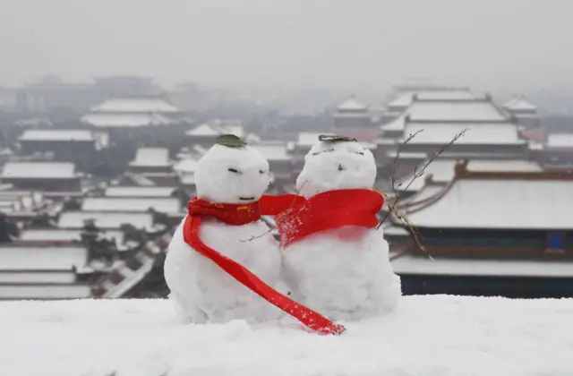 Two snowmen