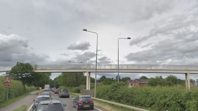 The footbridge over the A34`