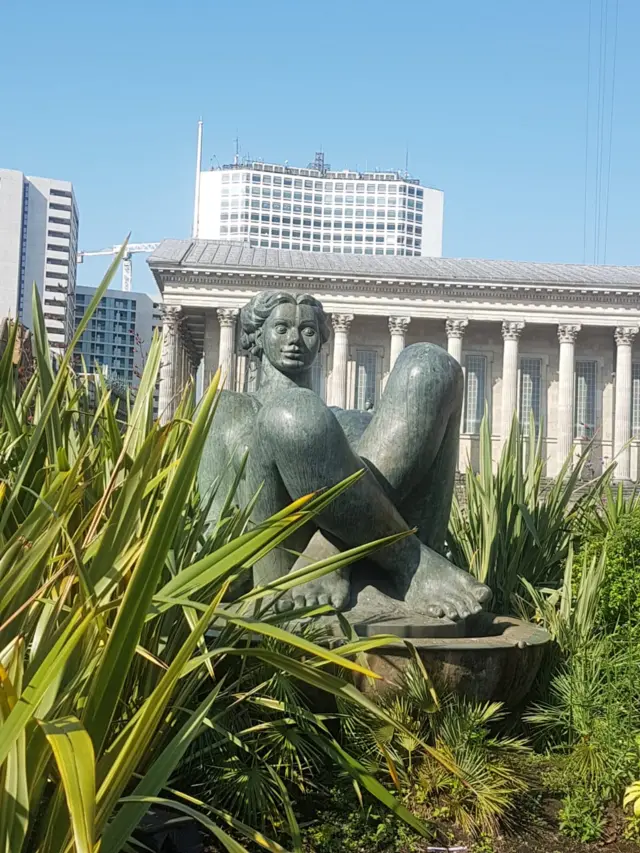 Floozie in the Jacuzzi