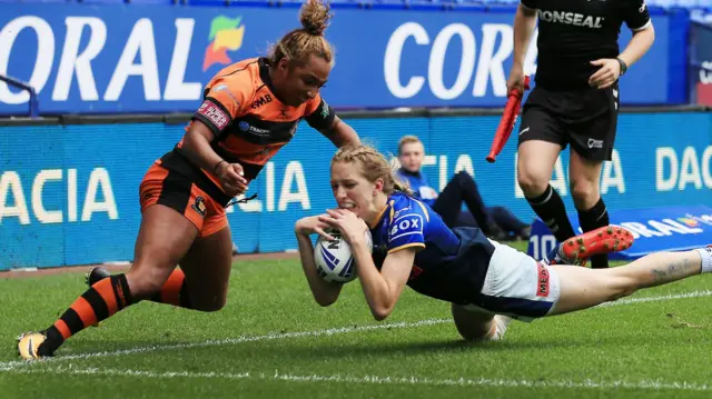 Caitlin Beevers scores for Leeds