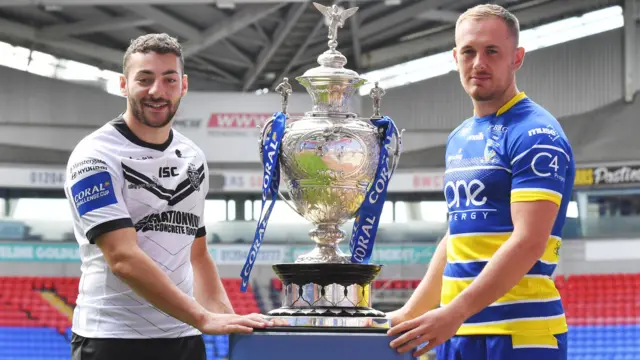 Hull FC's Jake Connor and Warrington Wolves' Ben Currie