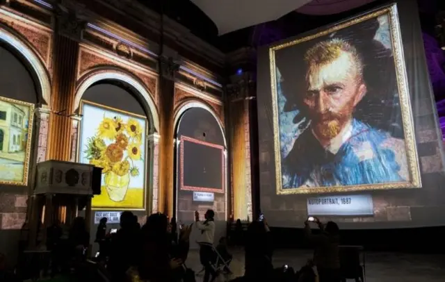 The Van Gogh projection display